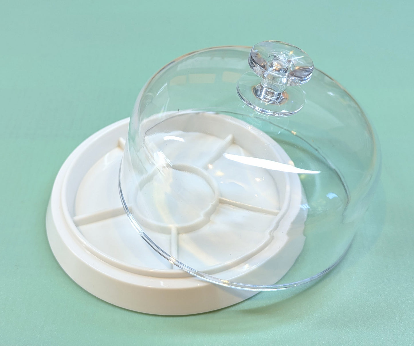 Parts Tray with Dust Cover, White, Ø 104 mm with 6 Compartments