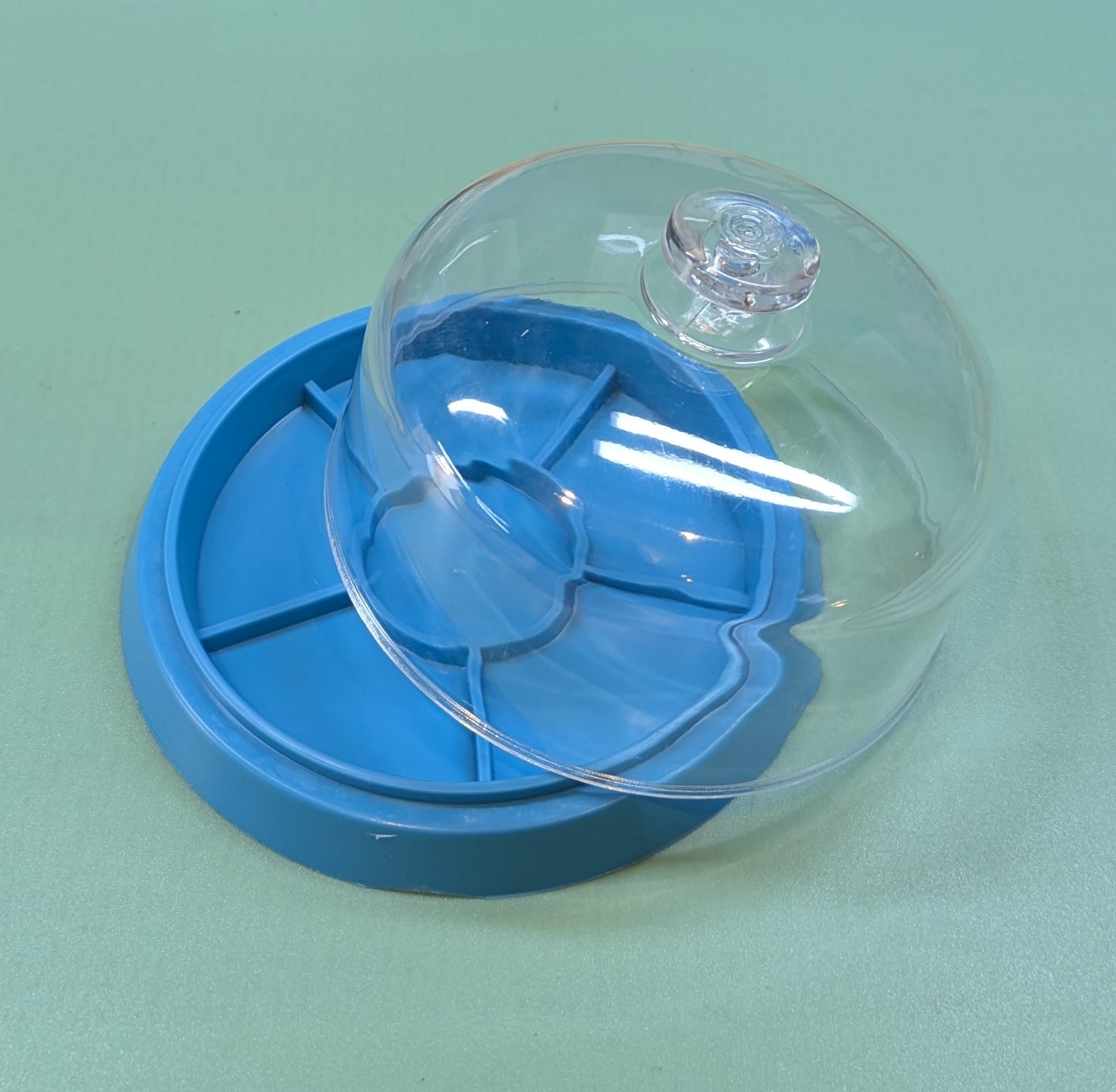 Parts Tray with Dust Cover, Blue, Ø 104 mm with 6 Compartments