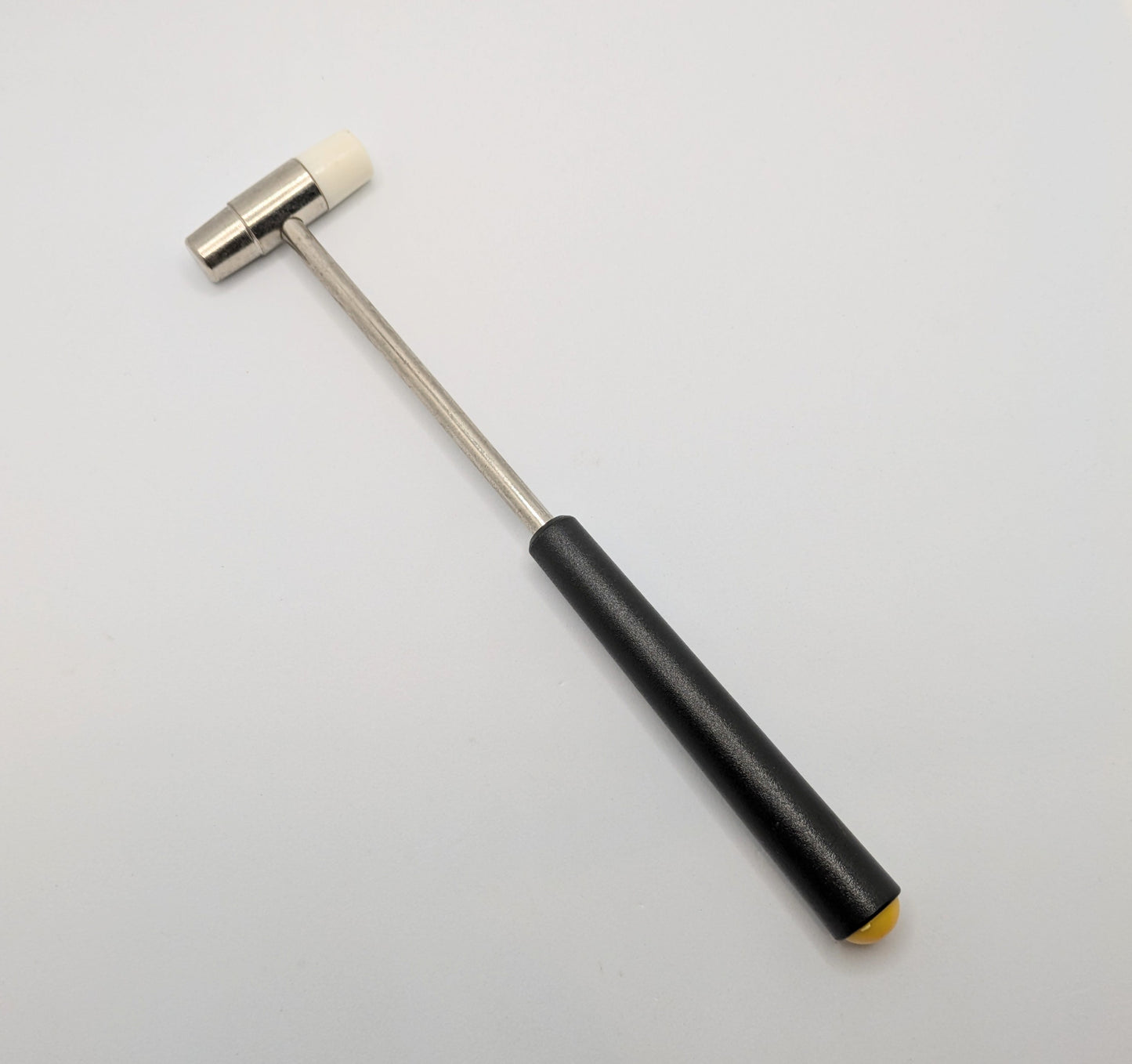 Economy Hammer with Cylindrical Head Ø 10 mm Flat and Ø 11 mm Plastic
Delivered with a metal handle.
Size: HEAD Ø 10 mm & Ø 11 mm x L 180 mm / TOTAL L203 mm