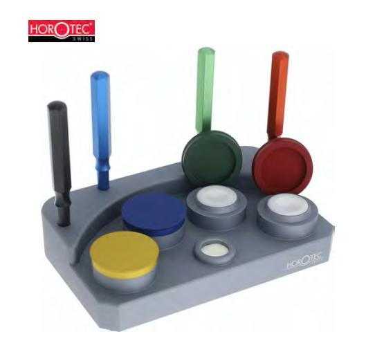 MSA17.103 HOROTEC® COMPLETE ALUMINIUM OIL CUP SET  Contents : - Shot blasted aluminium base, grey anodized - 4 white ceramic cups - 4 oilers with aluminium handle Ø 6 mm in different colours. The cups can be replaced individually.